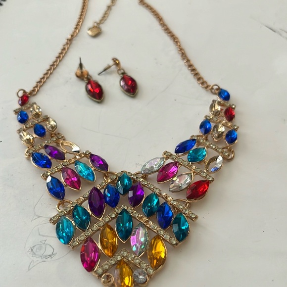 Betsy Johnson, gems set of earrings and a necklace❤️ - Picture 5 of 5